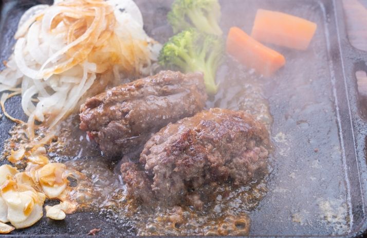 炭焼霜降りハンバーグ×チキン