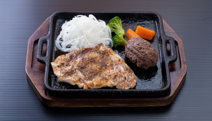 炭焼霜降りハンバーグ×チキン