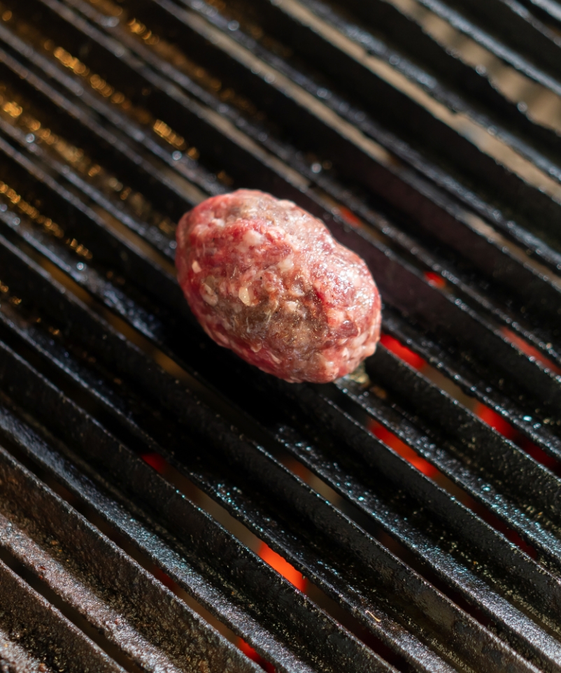 炭火が生む、香りと旨みの極み